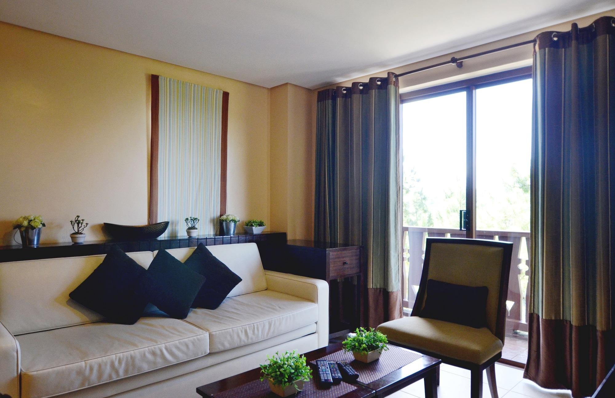 Crosswinds Resort Suites Tagaytay City Ngoại thất bức ảnh