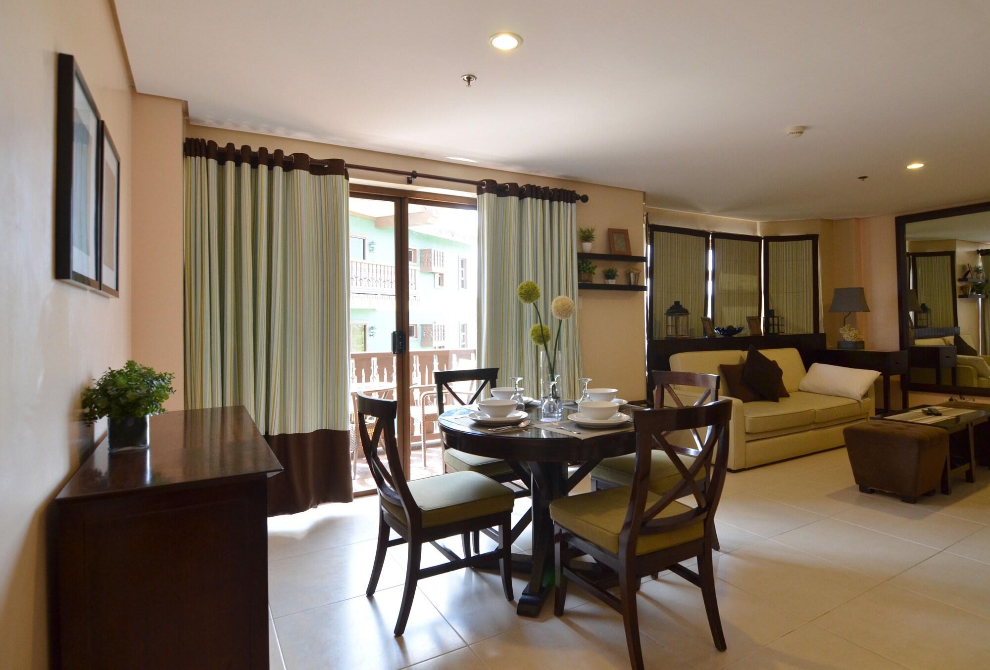 Crosswinds Resort Suites Tagaytay City Ngoại thất bức ảnh