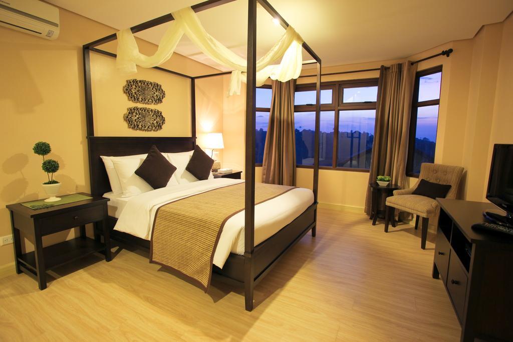 Crosswinds Resort Suites Tagaytay City Ngoại thất bức ảnh