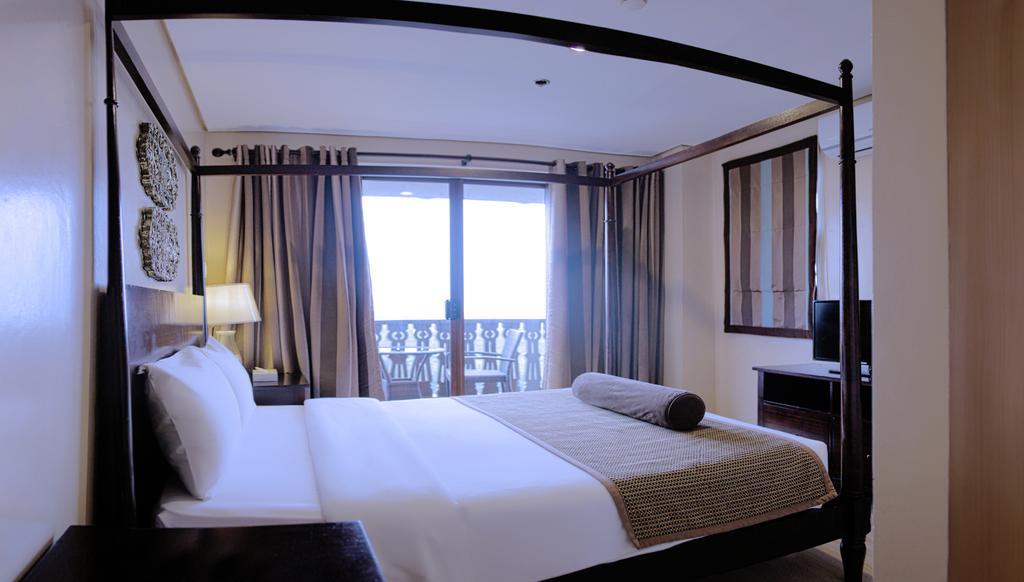 Crosswinds Resort Suites Tagaytay City Ngoại thất bức ảnh