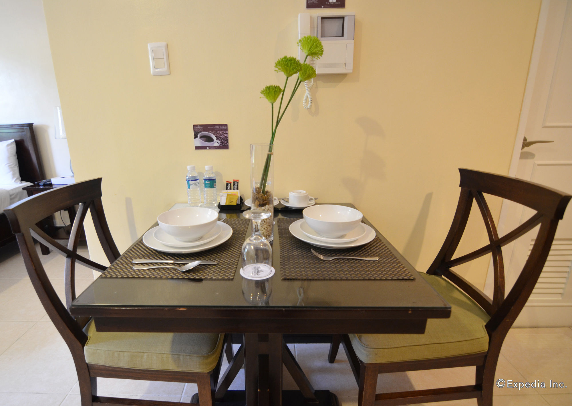 Crosswinds Resort Suites Tagaytay City Ngoại thất bức ảnh