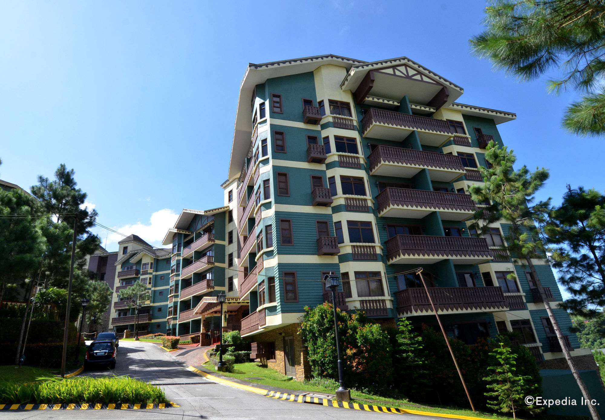 Crosswinds Resort Suites Tagaytay City Ngoại thất bức ảnh