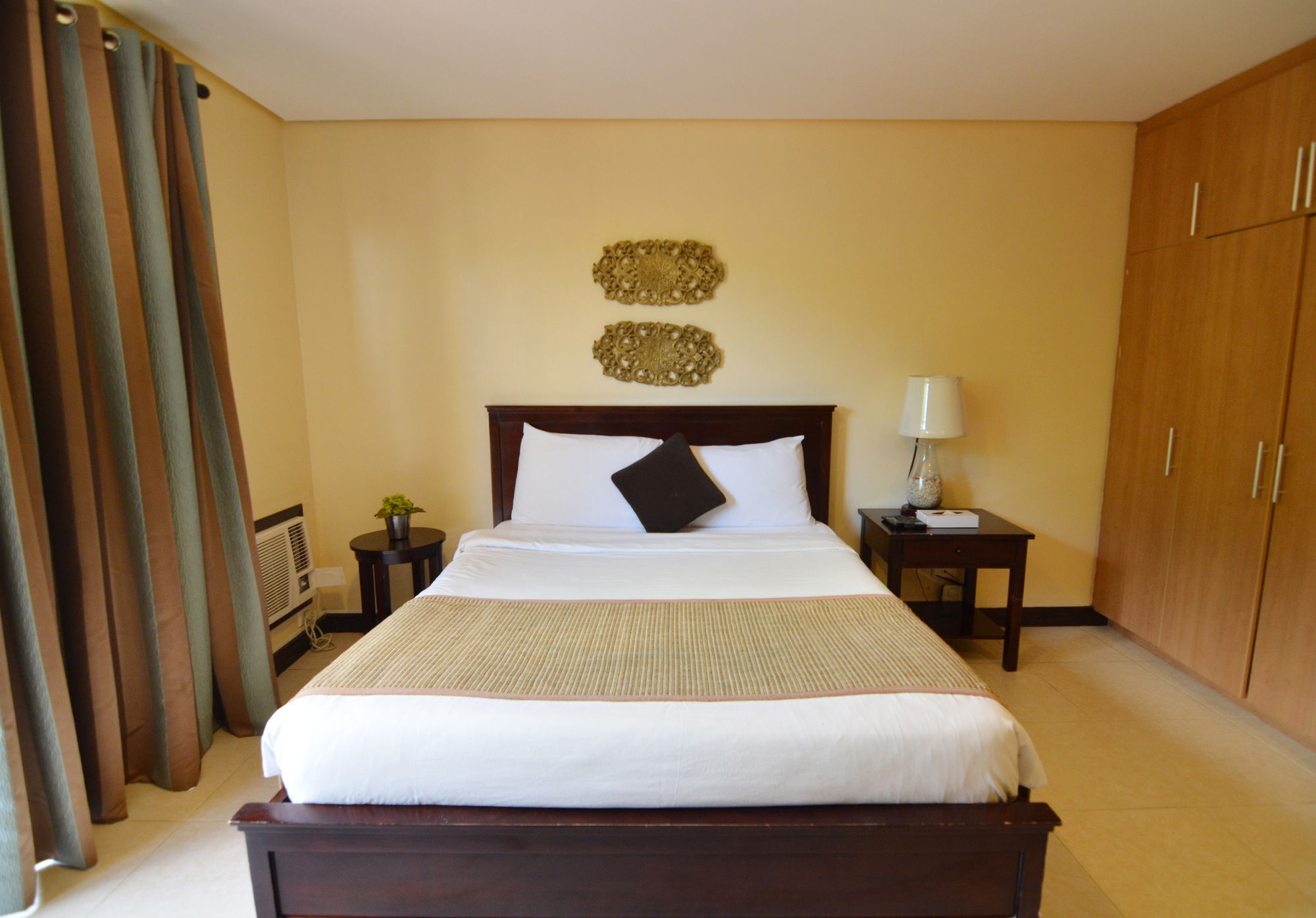 Crosswinds Resort Suites Tagaytay City Ngoại thất bức ảnh